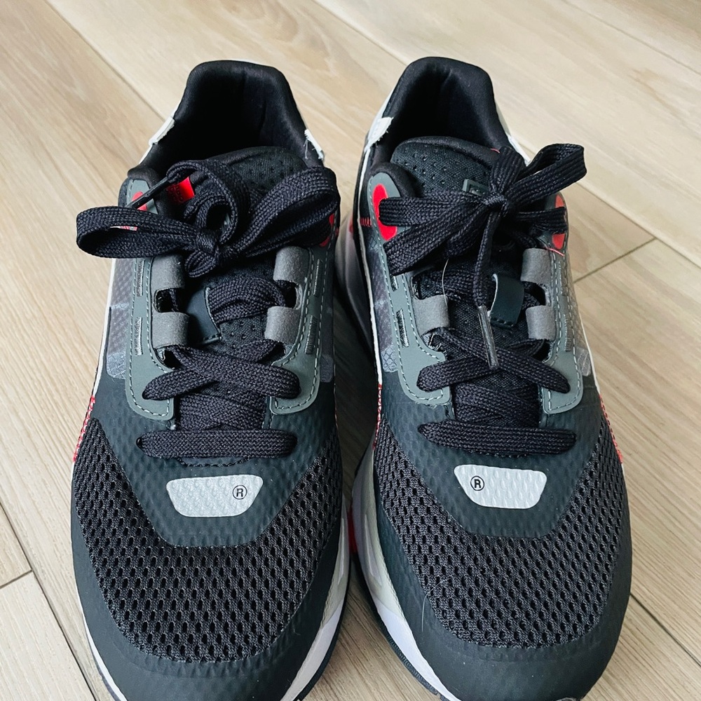 Puma Mirage Sport tech Jr kids size 6C Sneakers